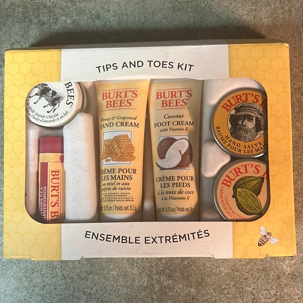 NWT: Burt’s Bees Tips and Toes Kit